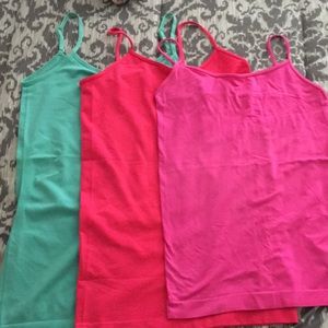 Lot of 3 nylon/spandex tanks 💚🧡💗